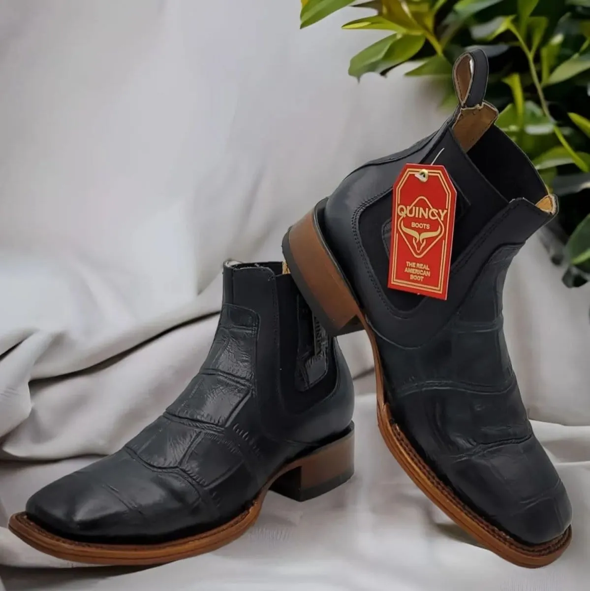 Men's Quincy Wide Square Toe Ankle Boot Q82B1705